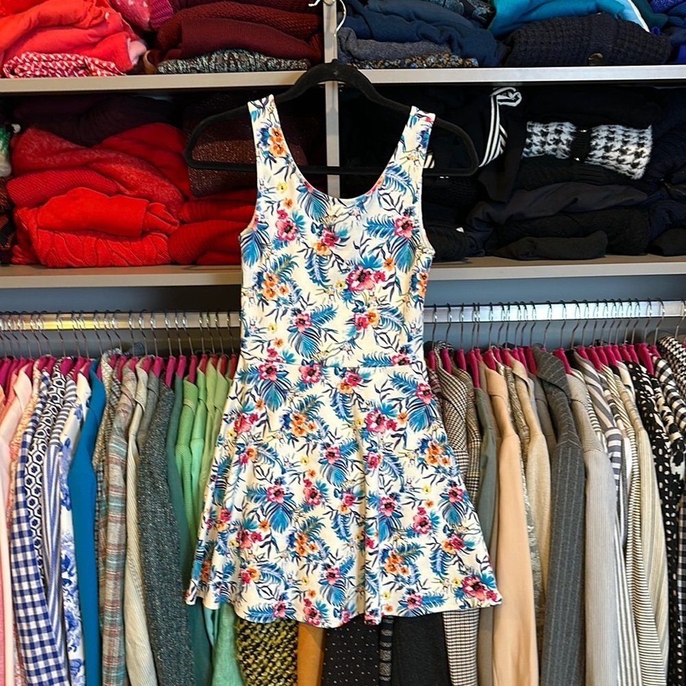 Divided by H&M white with pink flowers sleeveless dress size 4